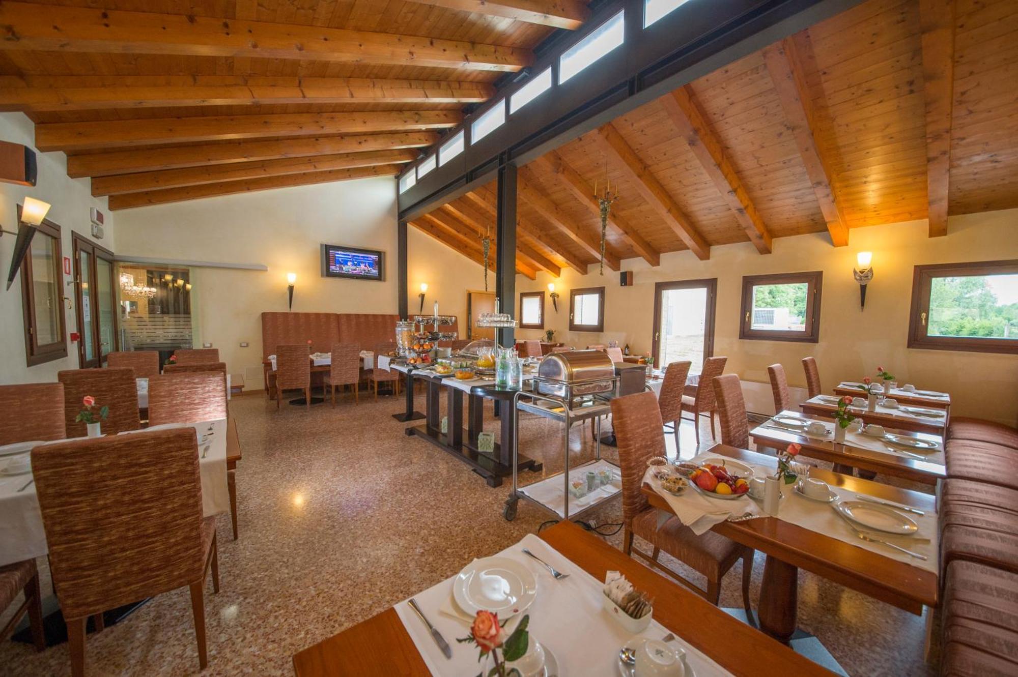 Hotel Venice Resort Airport Tessera Exterior photo